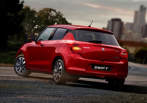Suzuki Swift Hatchback Review  2017     | Parkers