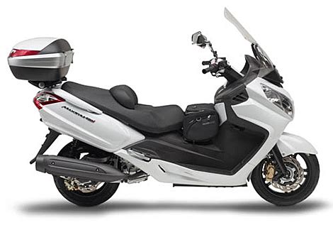 SYM 400: un scooter bueno, bonito y barato | Motos | Motor ...