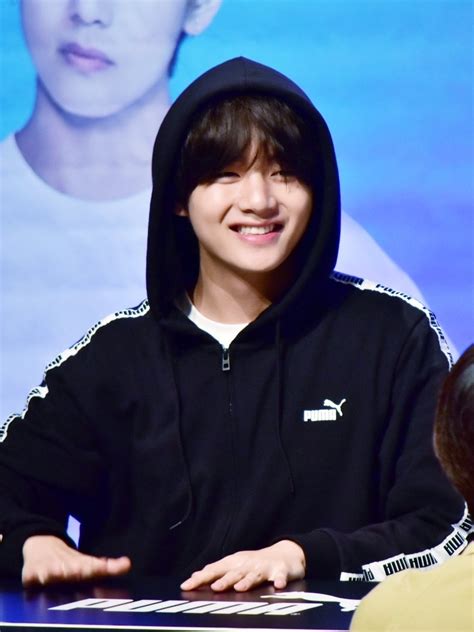 TAEHYUNG BASE on Twitter:  [HQ] 180408 PUMA FANSIGN #BTS ...