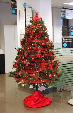 También trabajamos para particulares. Instalamos un árbol ...