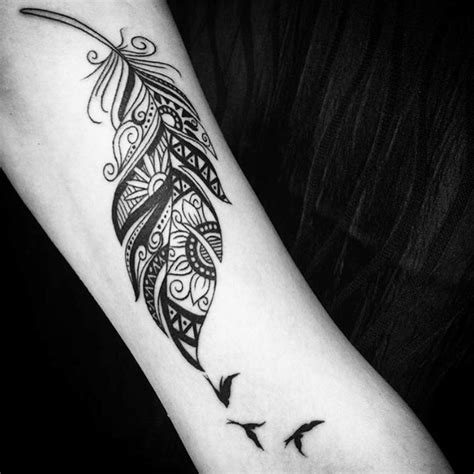 Tatouage plume : c est un motif de tattoo très à la mode ...