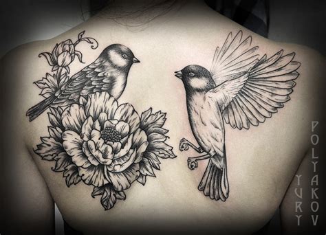 Tatuaje de pájaros en la espalda   Tatuajesxd