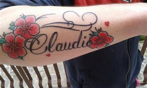 Tatuajes de flores y nombres