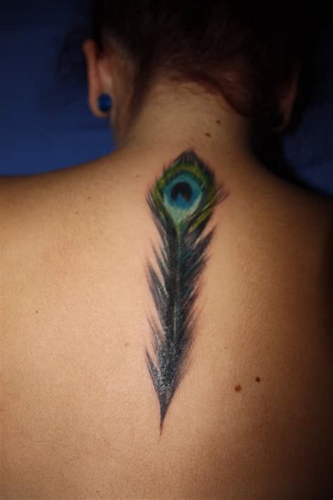 tatuajes de plumas para mujer y su significado ...