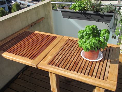 Teak & Oak balcony table, Genève | Woodhouse Carpentry