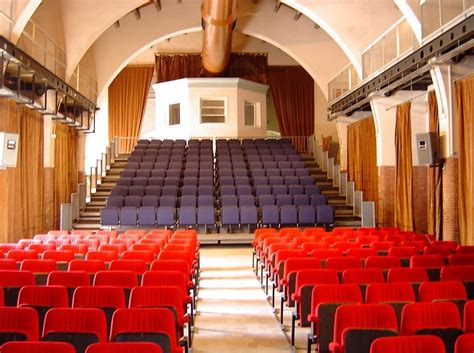 Teatre Municipal Can Gomà | Theatre in Mollet del Vallès ...