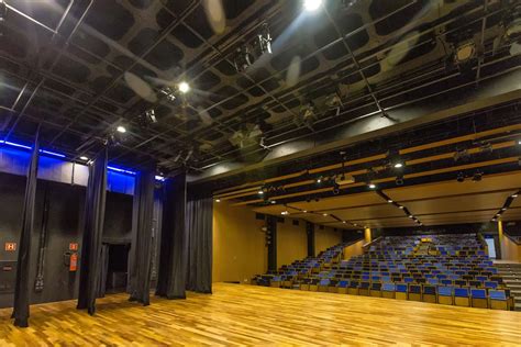 Teatro do Colégio Miguel de Cervantes | Galeria da Arquitetura