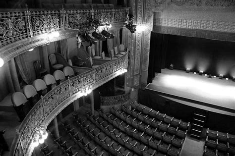 Teatro LARA | Las mejores obras de teatro en Madrid desde 1880