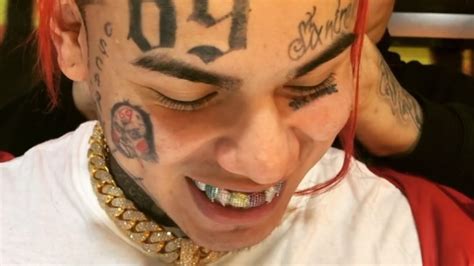 Tekashi 69 Drops $150,000 Cash On A New Spinning Chain ...