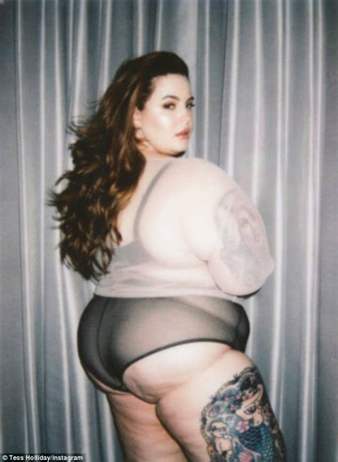 Tess Holliday poses in new lingerie photos for Instagram ...