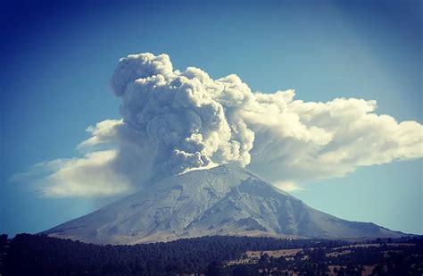Thanksgiving eruption of Popocatepetl volcano is biggest ...