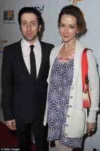 The Big Bang Theory s Simon Helberg and wife Jocelyn Towne ...