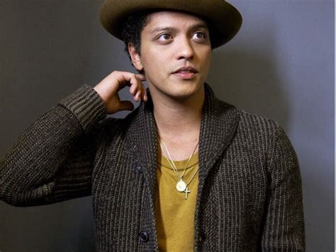 The Facts about Bruno Mars Girlfriend   Bruno Mars