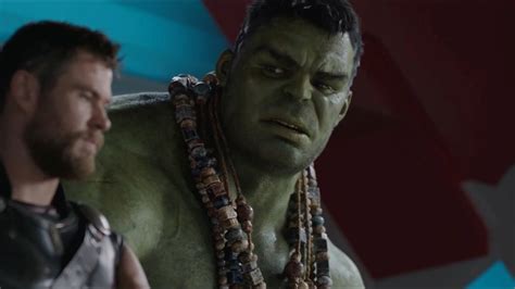 The Hulk Speaks in Brand New Thor: Ragnarok Comic Con 2017 ...