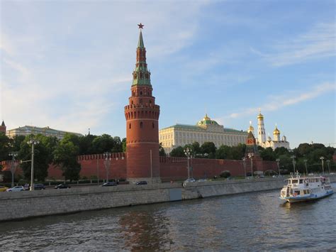 The Moscow Kremlin: 800 year of history inside single ...