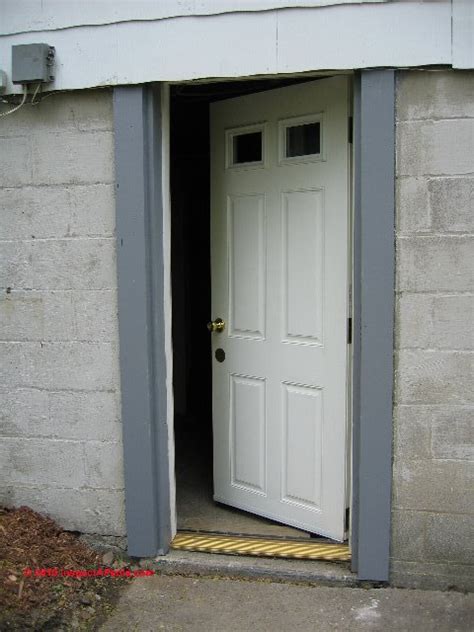 The particular qualities of metal entry doors. — Interior ...