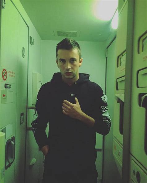 The Signs As Moody AF Tyler Joseph Selfies PopBuzz