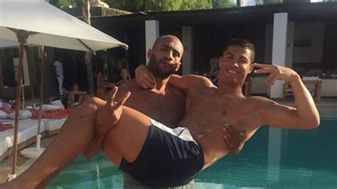 The Sun asegura que Cristiano Ronaldo es gay