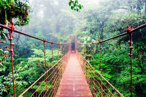 Think green: Travel to Costa Rica!