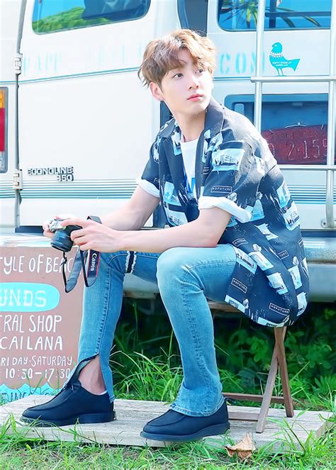 THOSE SHOES THEM JEANS HIS HAIR .... wait what s that ...