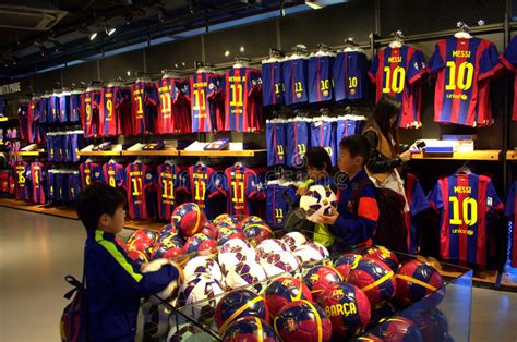 Tienda Oficial Del FC Barcelona Foto editorial   Imagen ...