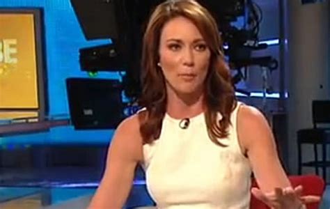 Top 10 Hottest Women News Anchors around the world