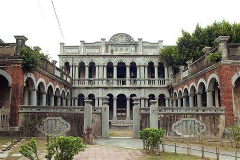 Top 20 Amazing Abandoned Mansions of the World | Travel Oven
