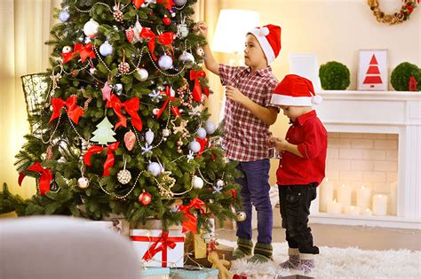 Top Tips for Christmas Tree Decorating | ACTA