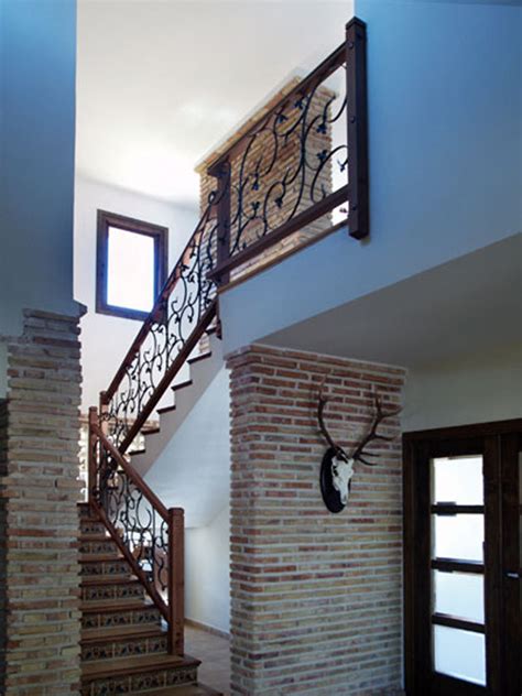 TORNEADOS FUENTESPALDA / Barandillas y escaleras de madera ...