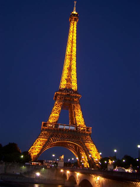 Torre Eiffel de noche Imagen & Foto | europe, france ...