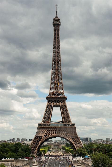 Tour Eiffel   Vikidia, l’encyclopédie des 8 13 ans