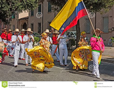 Traditional Colombian Clothing | Colombia with national ...