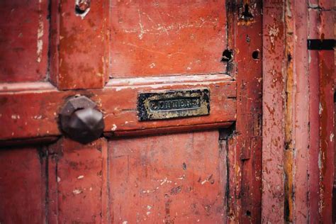 Tres poemas de A puerta cerrada, libro inédito de Luis ...