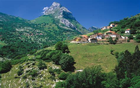 Turismo en Peñamellera Baja, Asturias. Qué hacer y dónde ir