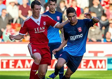 Twente goleó a Nijmegen y sigue luchando en Holanda ...