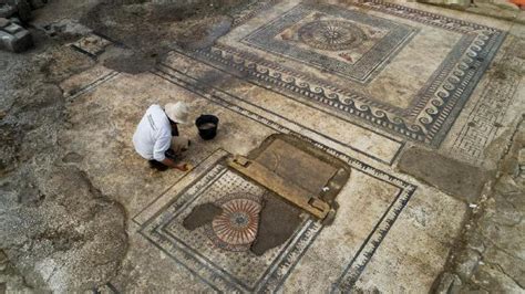 Ucetia in Uzes: Ancient Roman city discovered beneath ...