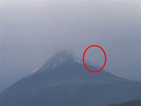 UFO spotted in live webcam feed near Volcano Popocatépetl ...