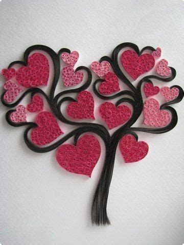 Un árbol de corazones de papel puede ser un regalo para ...