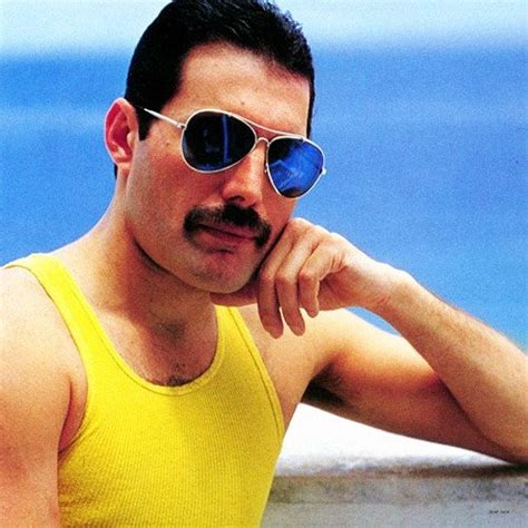 Un dia como hoy nacia el mas grande Freddie Mercury   Taringa!