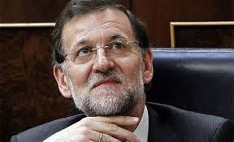 Un militante del PP pide  la dimisión de Mariano Rajoy ...
