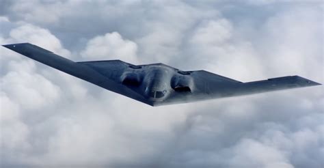 Un nuevo material permite crear aviones de combate ...