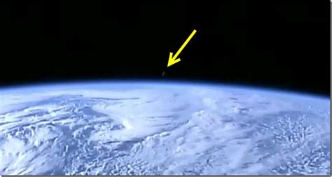 ¿Un OVNI visto desde la ISS? | La mentira esta ahi fuera