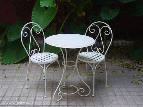 Una mesa con dos sillas para mi terraza – vilmupa.com