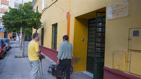 Una persona sin hogar logra empadronarse en Sevilla pese a ...