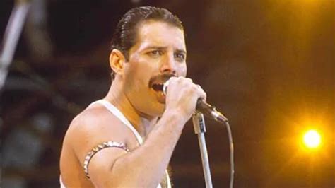 Unknown Surprising Facts About Freddie Mercury ...