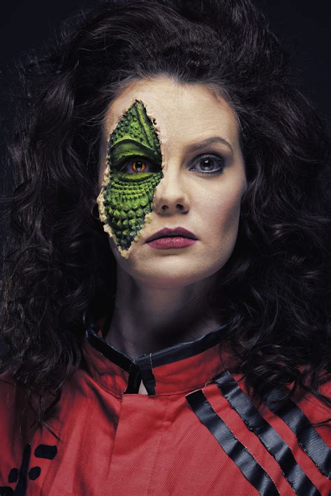 V series reptile Diana halloween makeup tutorial by Ellimacs
