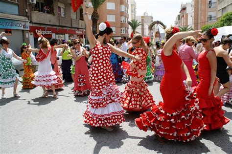 Vejer de la Frontera day by day: : The sevillanas dance.