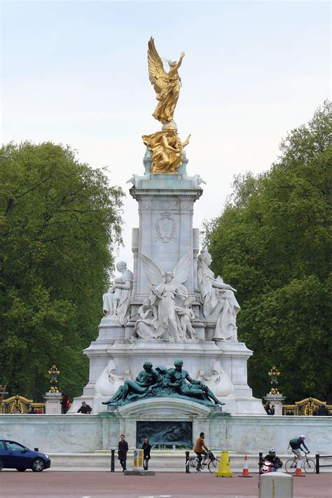 Victoria Memorial, London   Wikipedia