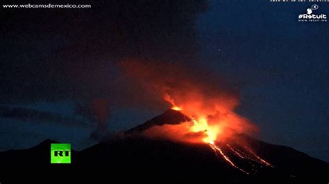 Video: Stunning timelapse: Colima volcano erupts in Mexico