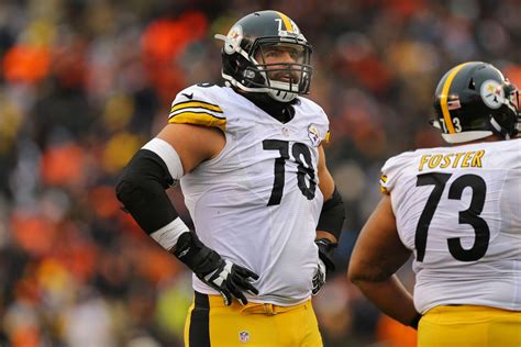Villanueva puts Steelers ahead of contract and shows for ...